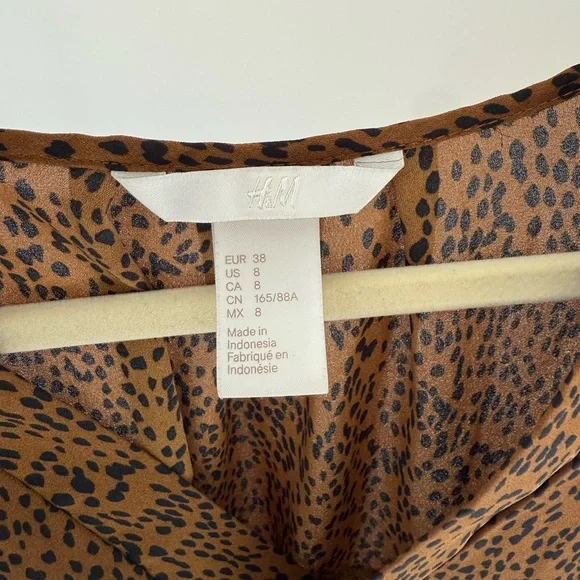 Sleeveless Animal Print Blouse – Size 8 (EUR 38) - Picture 3 of 3